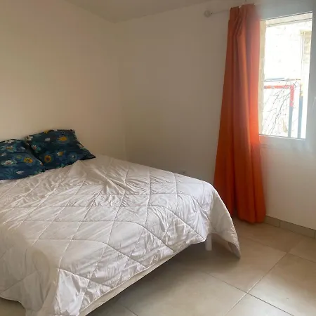 Poolhouse Homestay szállás *
